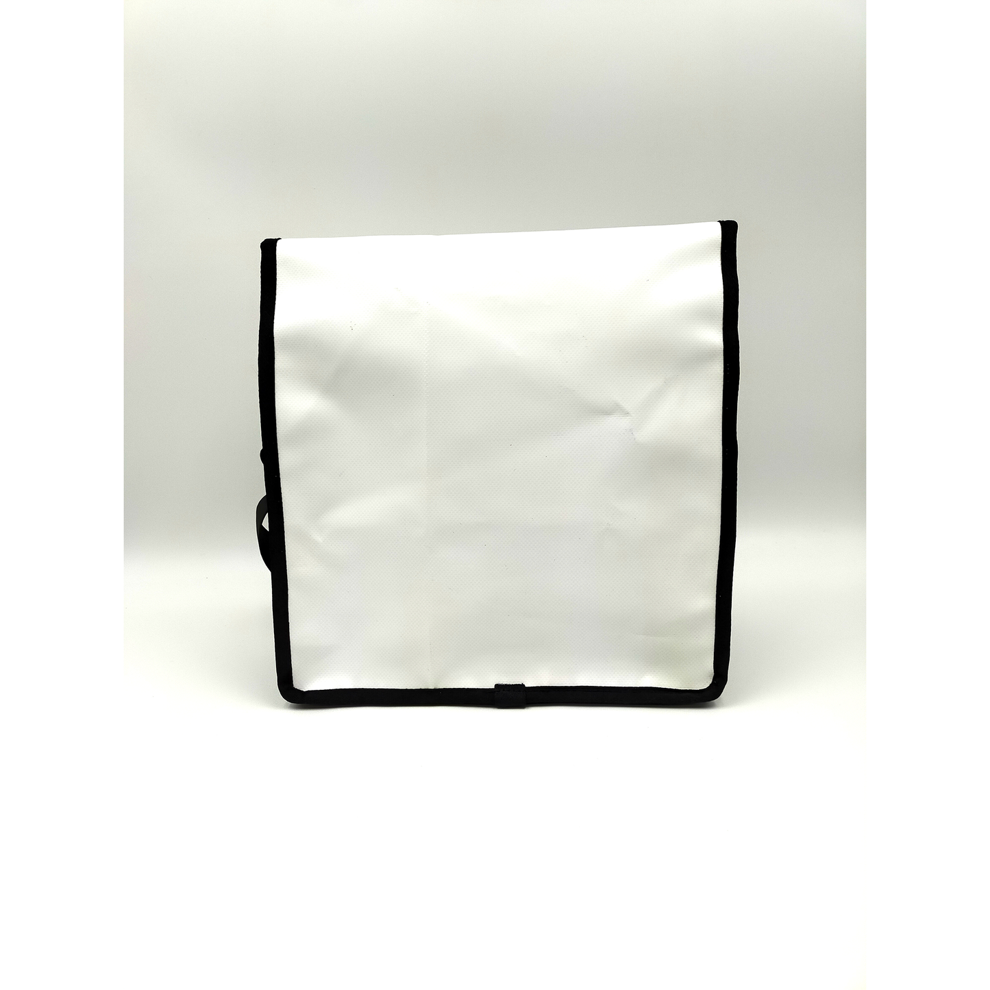 Medway Messenger Bag Small – White – MWM0428